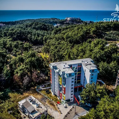 Forest Park Apartment *